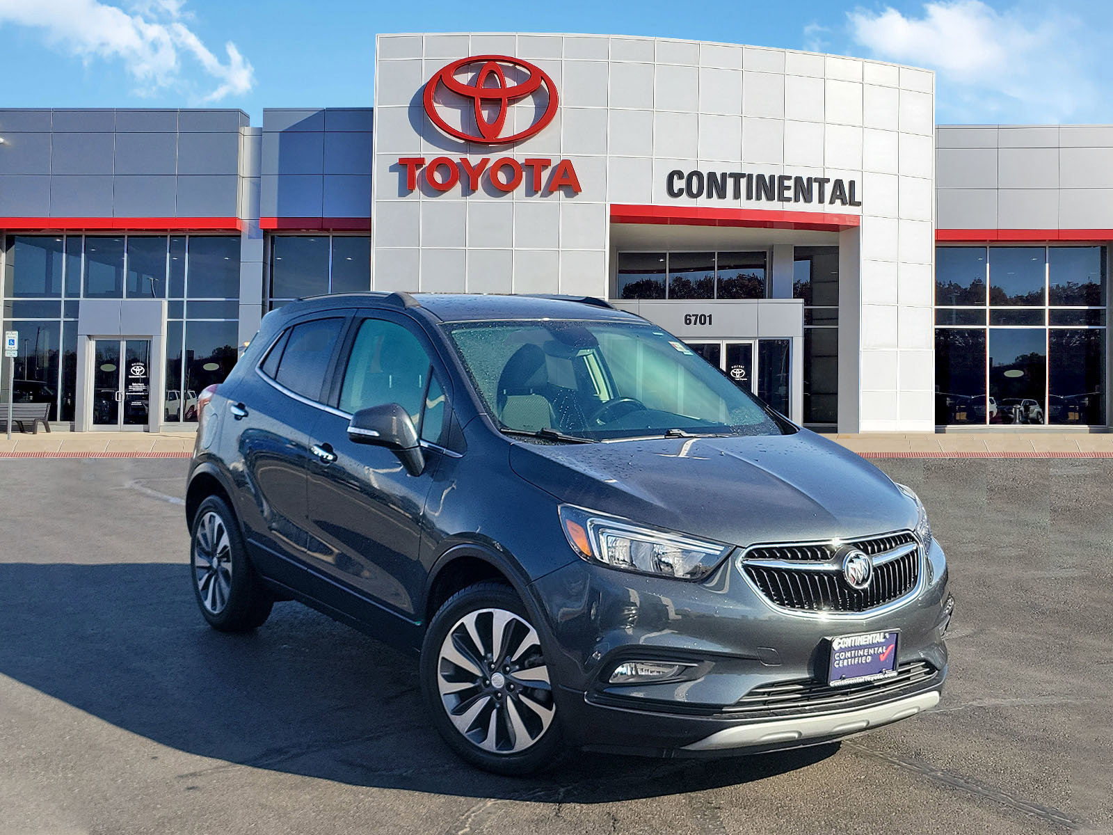 Used 2018 Buick Encore Preferred image 2