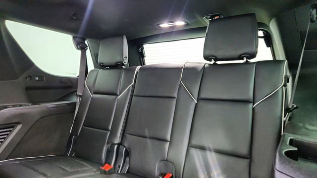 Used 2023 Cadillac Escalade Premium Luxury w/ Performance Package image 31