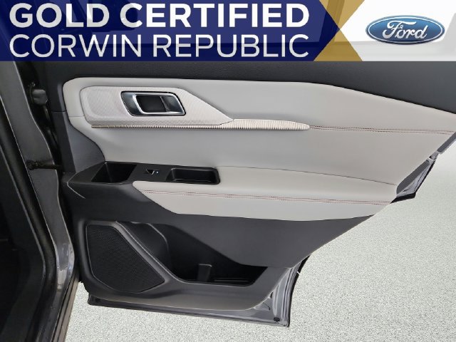 Used 2025 Ford Explorer Active w/ Active Comfort Package AWD/4WD image 29