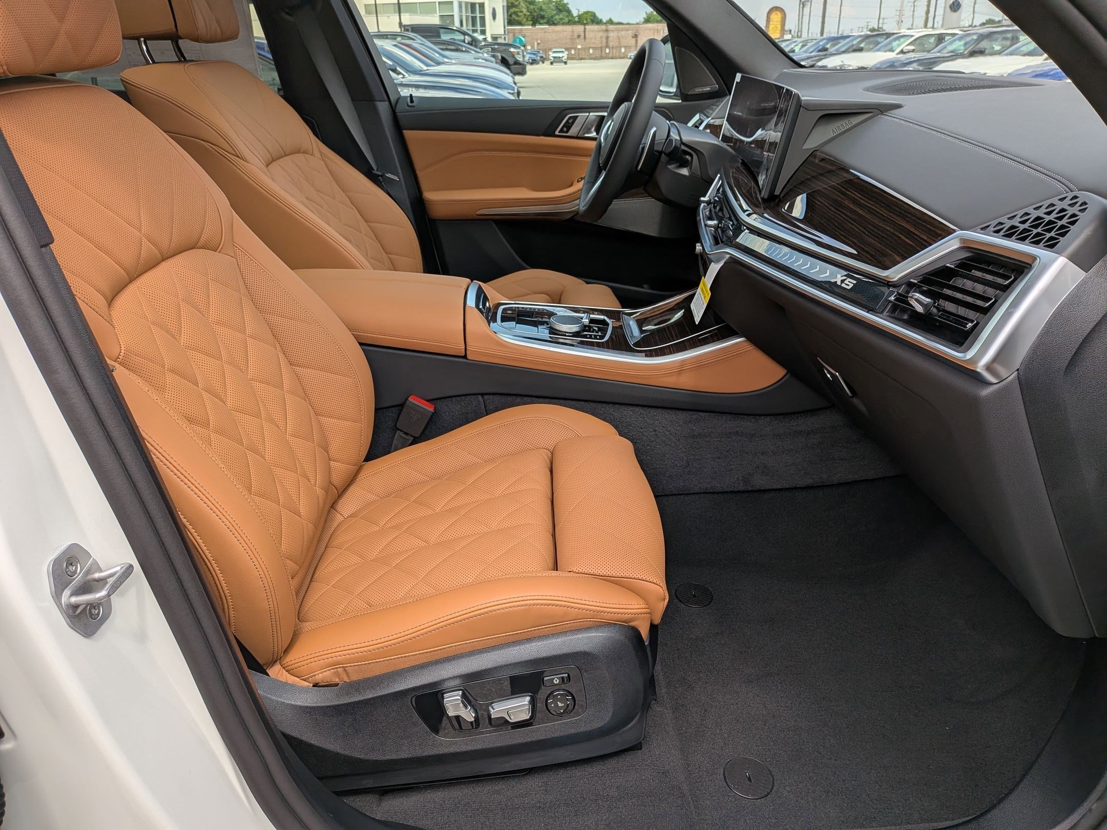 New 2026 BMW X5 xDrive40i w/ M Sport Package AWD/4WD image 37