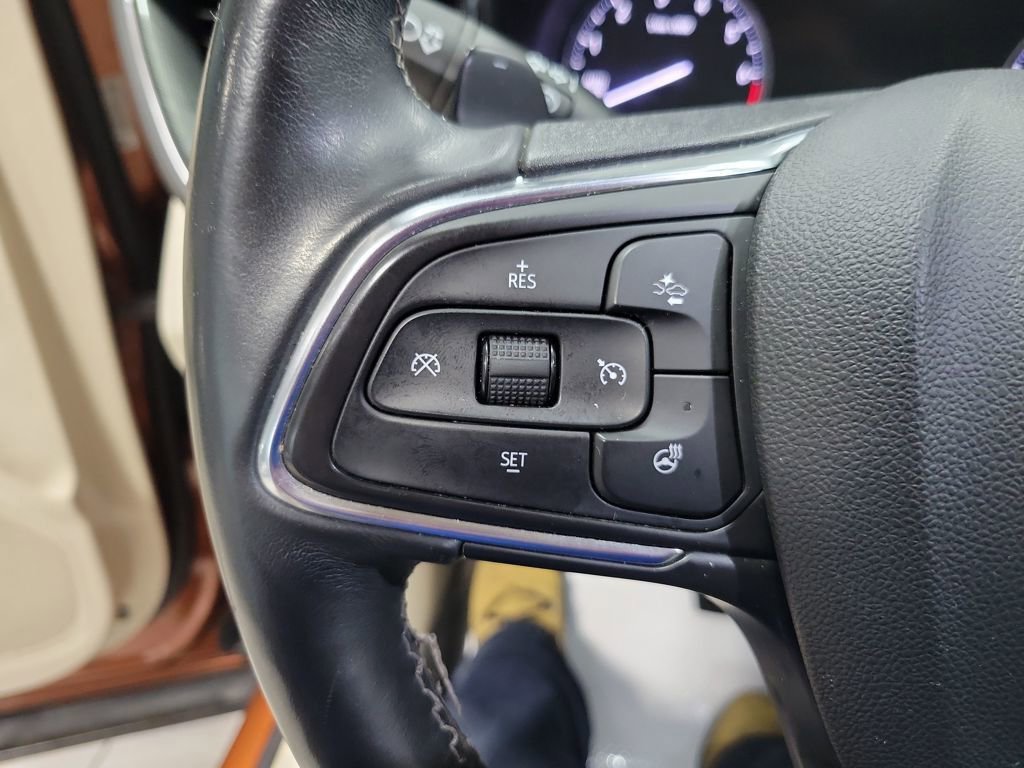 Used 2022 Buick Envision Essence w/ Safety Package image 40