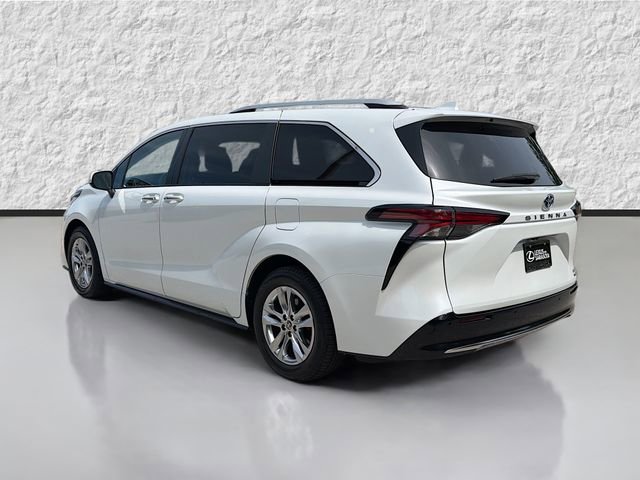 Used 2022 Toyota Sienna Limited FWD image 5