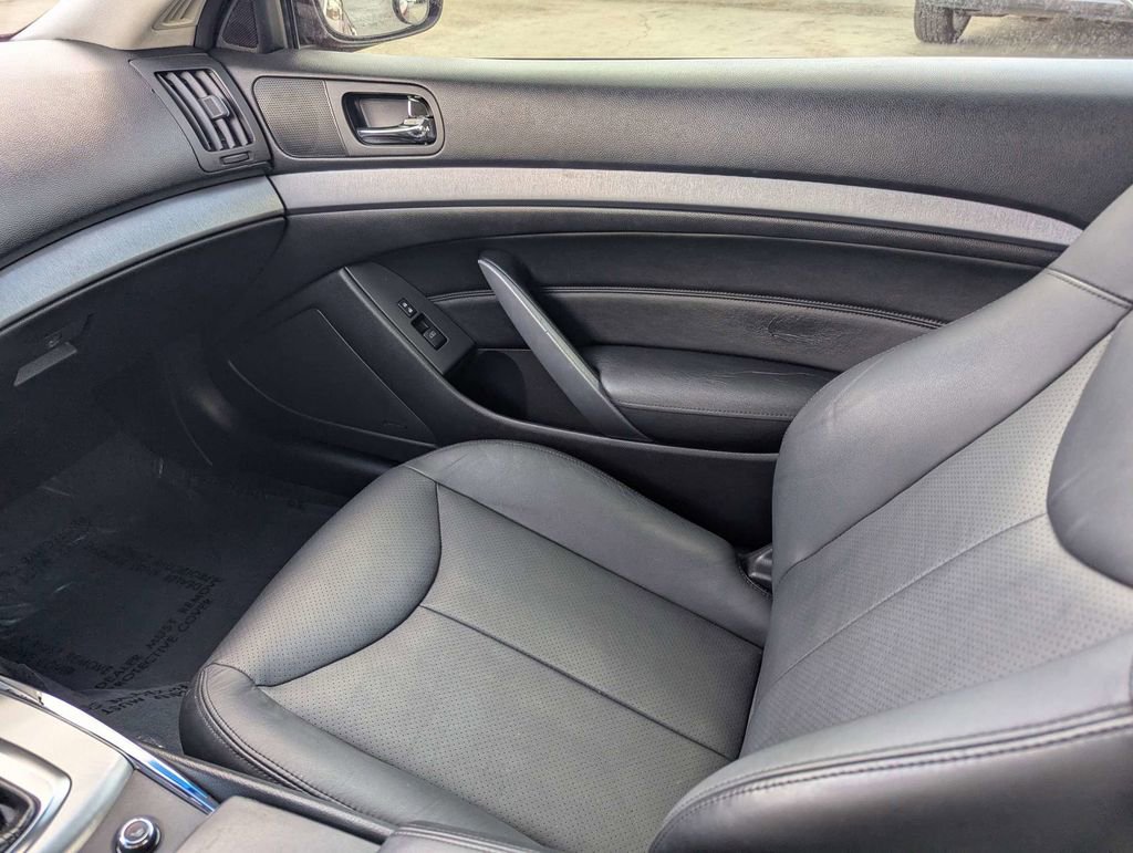 Used 2014 INFINITI Q60 Journey w/ Premium Package image 16
