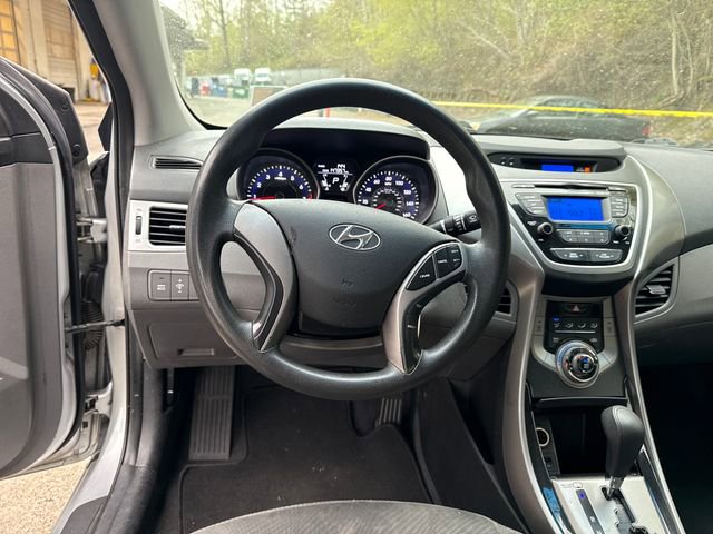 Used 2013 Hyundai Elantra GLS image 19