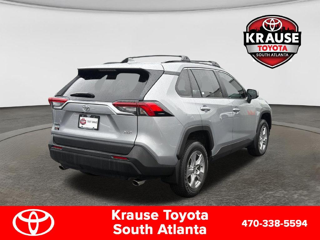 Used 2025 Toyota RAV4 XLE FWD image 8