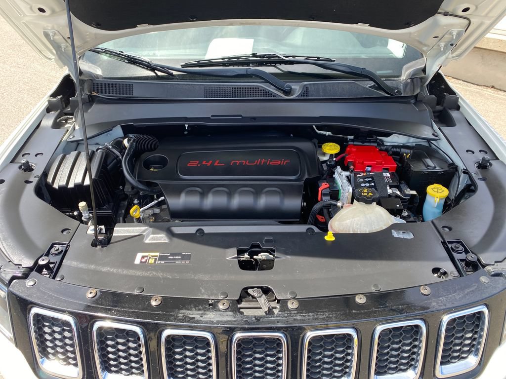 Used 2019 Jeep Compass Latitude w/ Cold Weather Group AWD/4WD image 20