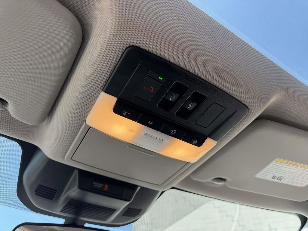 Used 2021 Nissan Rogue SV w/ Premium Package image 20