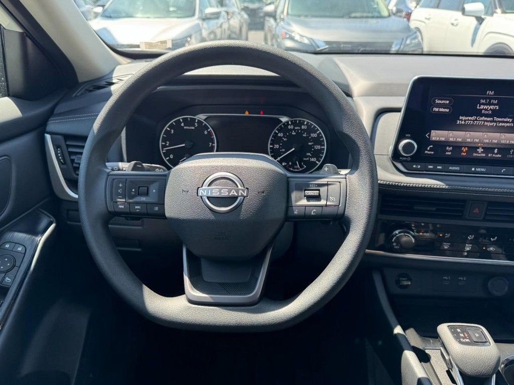 Used 2025 Nissan Rogue S FWD image 12