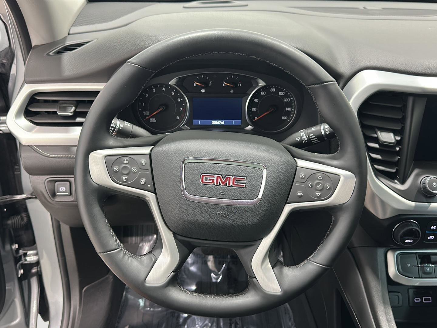 Used 2023 GMC Acadia SLT w/ Preferred Package image 9