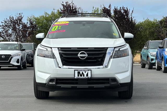 New 2025 Nissan Pathfinder SV w/ SV Premium Package image 9