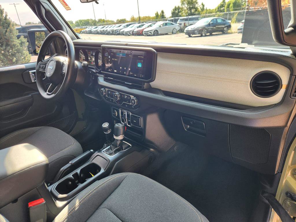 Used 2025 Jeep Wrangler Sport image 16