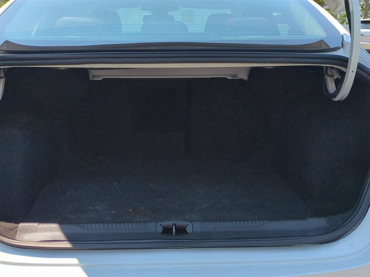 Used 2015 Chrysler 200 Limited FWD image 28