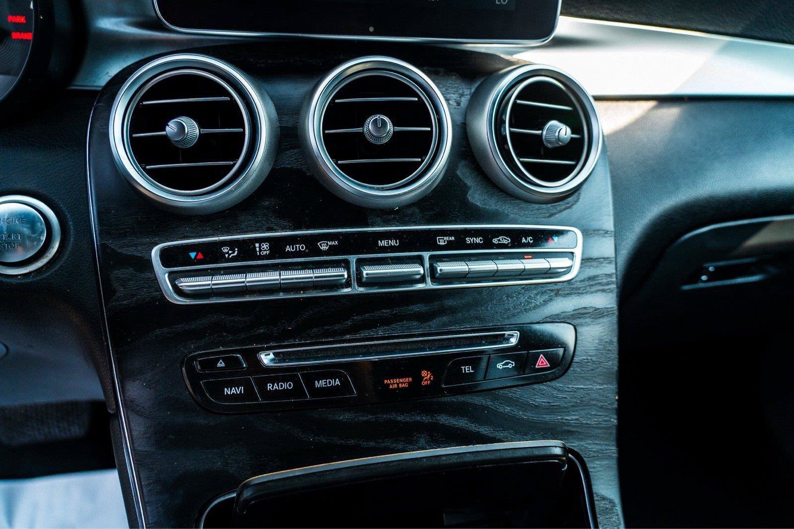 Used 2018 Mercedes-Benz GLC 300 4MATIC Coupe image 23