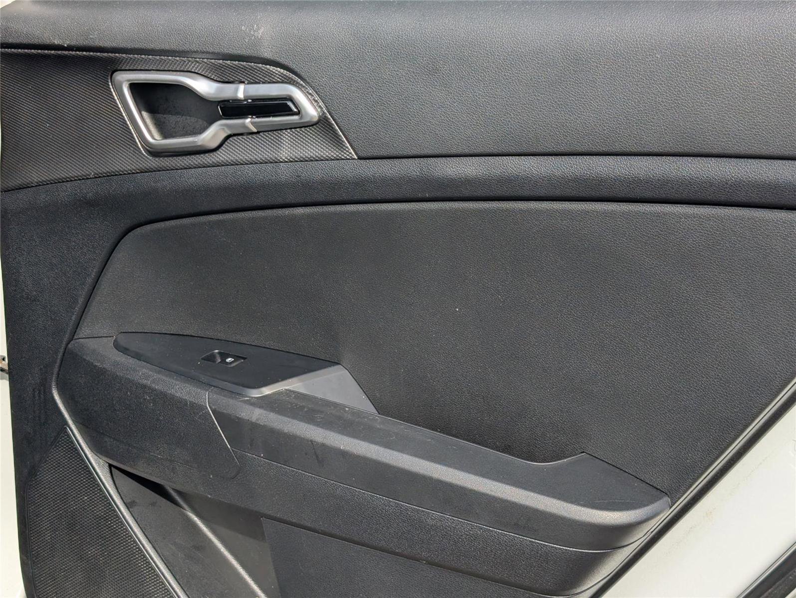 Used 2023 Kia Sportage LX image 33