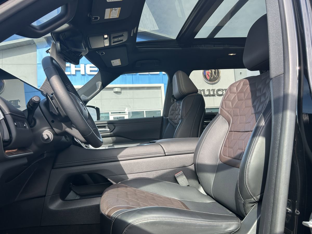 Used 2025 Nissan Armada Platinum AWD/4WD image 12