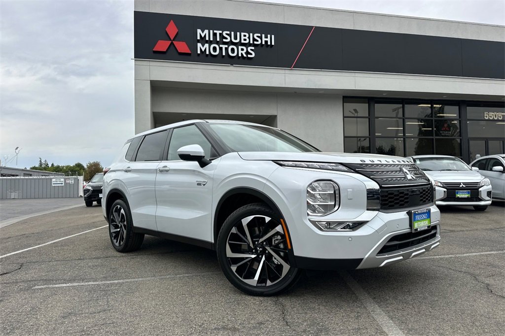New 2025 Mitsubishi Outlander SE image 2