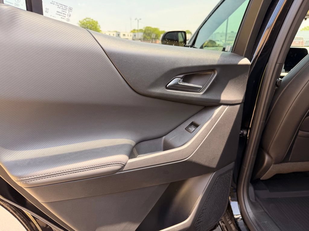Used 2025 Chevrolet Equinox LT w/ Convenience Package II FWD image 13