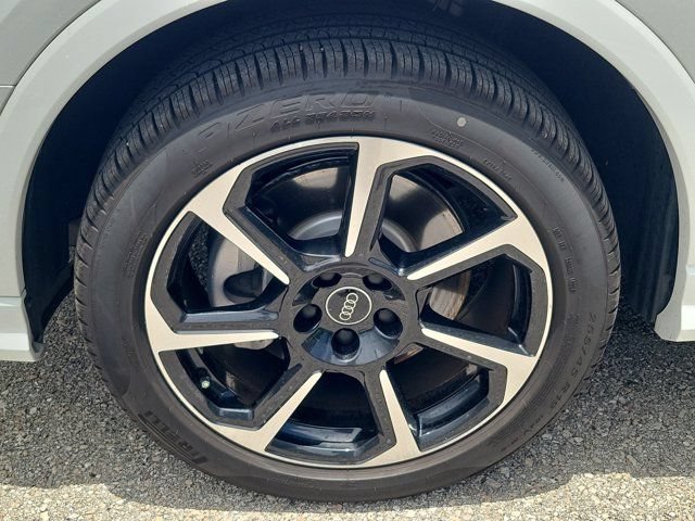 Certified 2025 Audi Q3 2.0T Premium Plus w/ Premium Plus Package AWD/4WD image 9