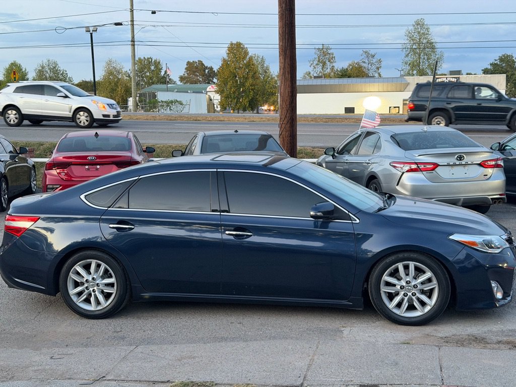Used 2015 Toyota Avalon XLE FWD image 4