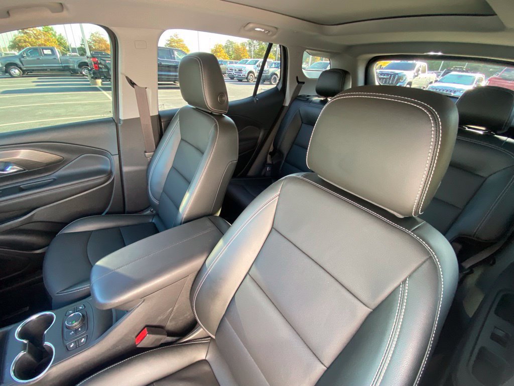 Used 2022 GMC Terrain SLT w/ Infotainment Package II FWD image 22