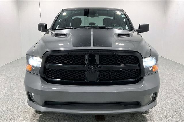 Used 2022 RAM 1500 Express w/ Ceramic Grey Express Package AWD/4WD image 2