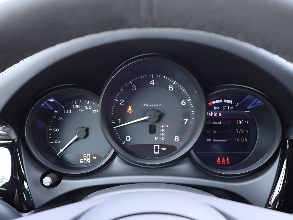 Certified 2025 Porsche Macan Turbo AWD/4WD image 26