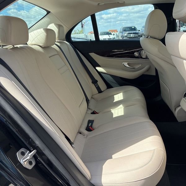 Used 2022 Mercedes-Benz E 350 Sedan image 9