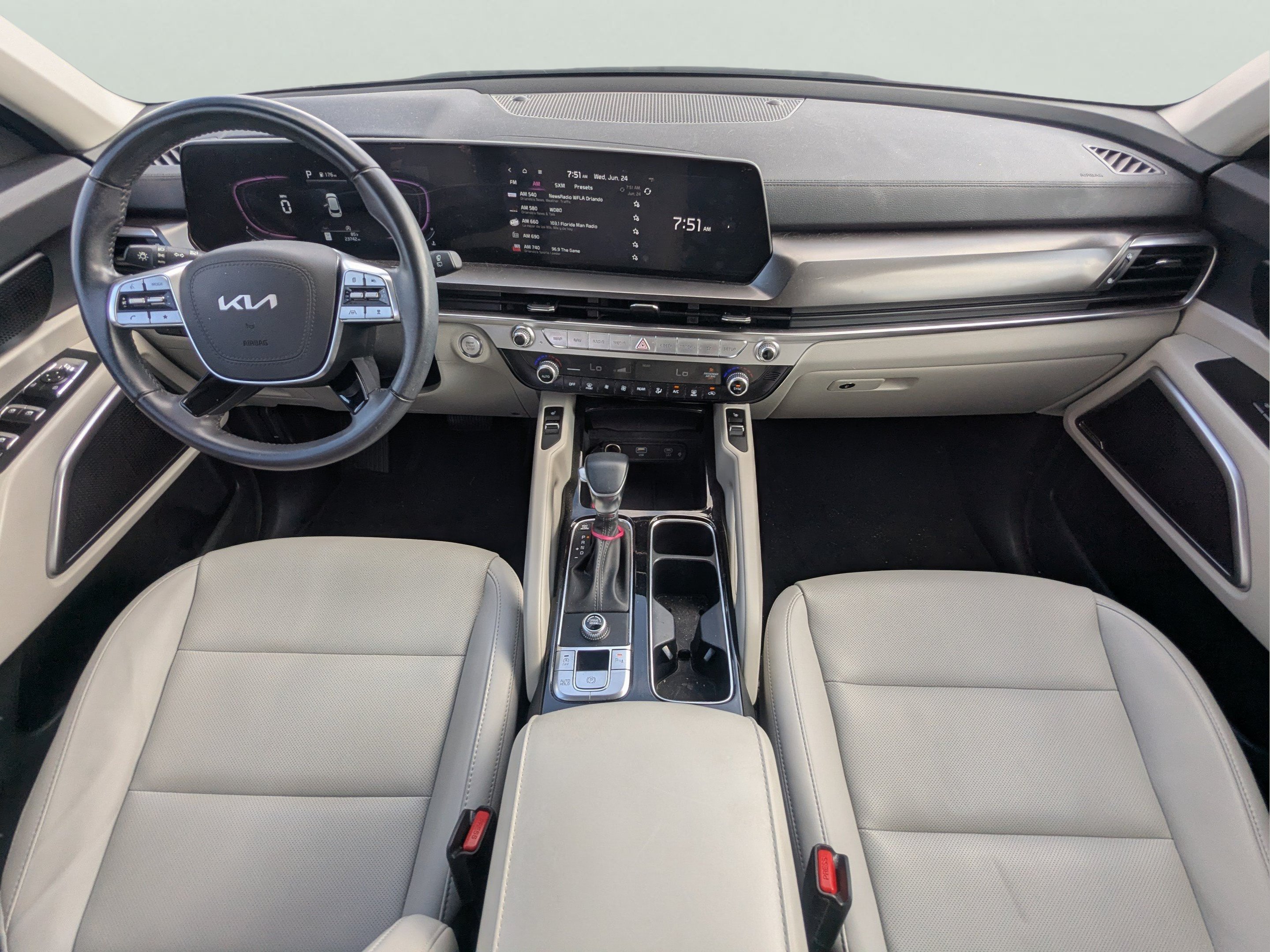 Used 2024 Kia Telluride S w/ S Sunroof Package FWD image 12