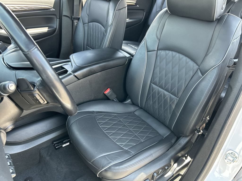 Used 2024 Buick Enclave Avenir w/ Avenir Technology Package FWD image 20