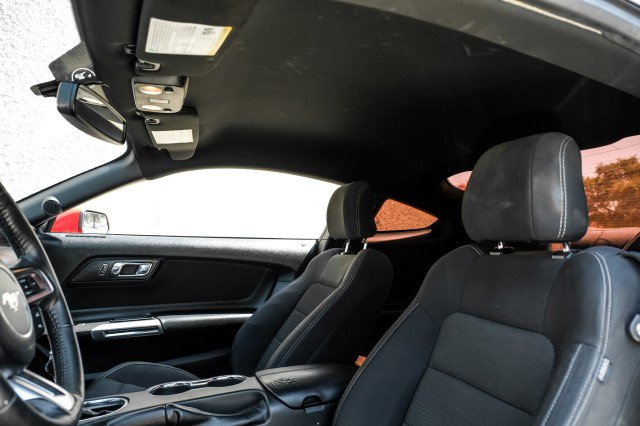 Used 2017 Ford Mustang Coupe RWD image 30