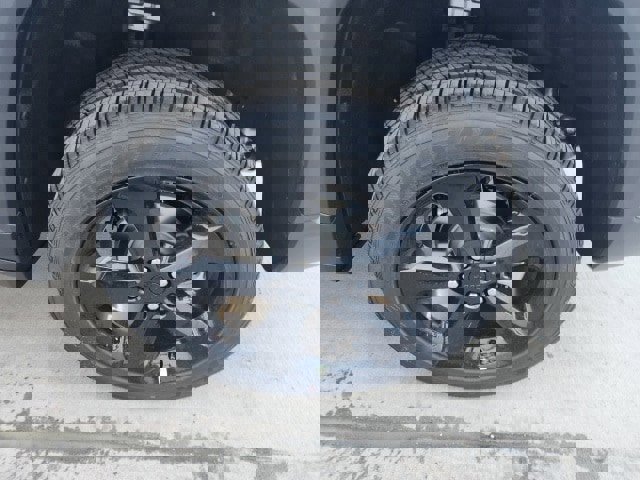 New 2025 Jeep Grand Cherokee Altitude image 25