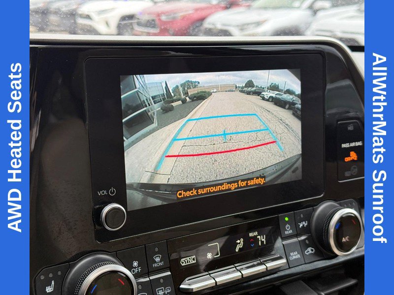 Used 2023 Toyota Highlander XLE AWD/4WD image 25