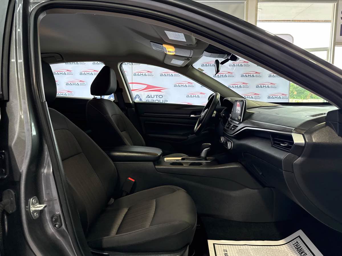 Used 2025 Nissan Altima 2.5 SV AWD/4WD image 46