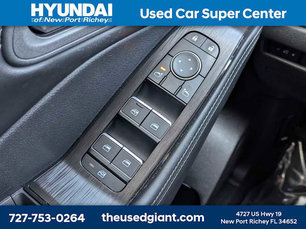 Used 2025 Nissan Rogue SL image 34