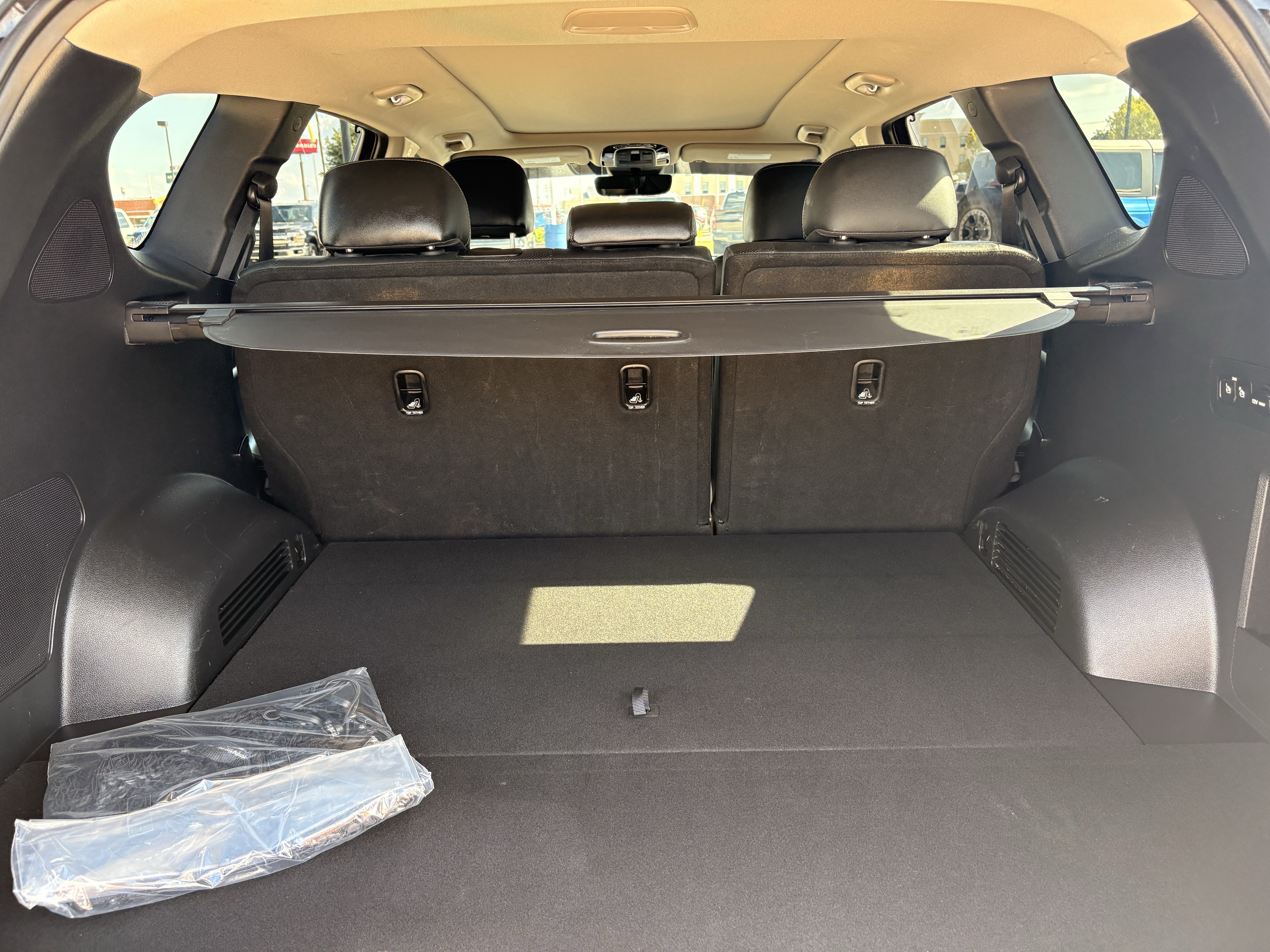 Used 2022 Hyundai Santa Fe SEL w/ Convenience + Premium Package FWD image 7