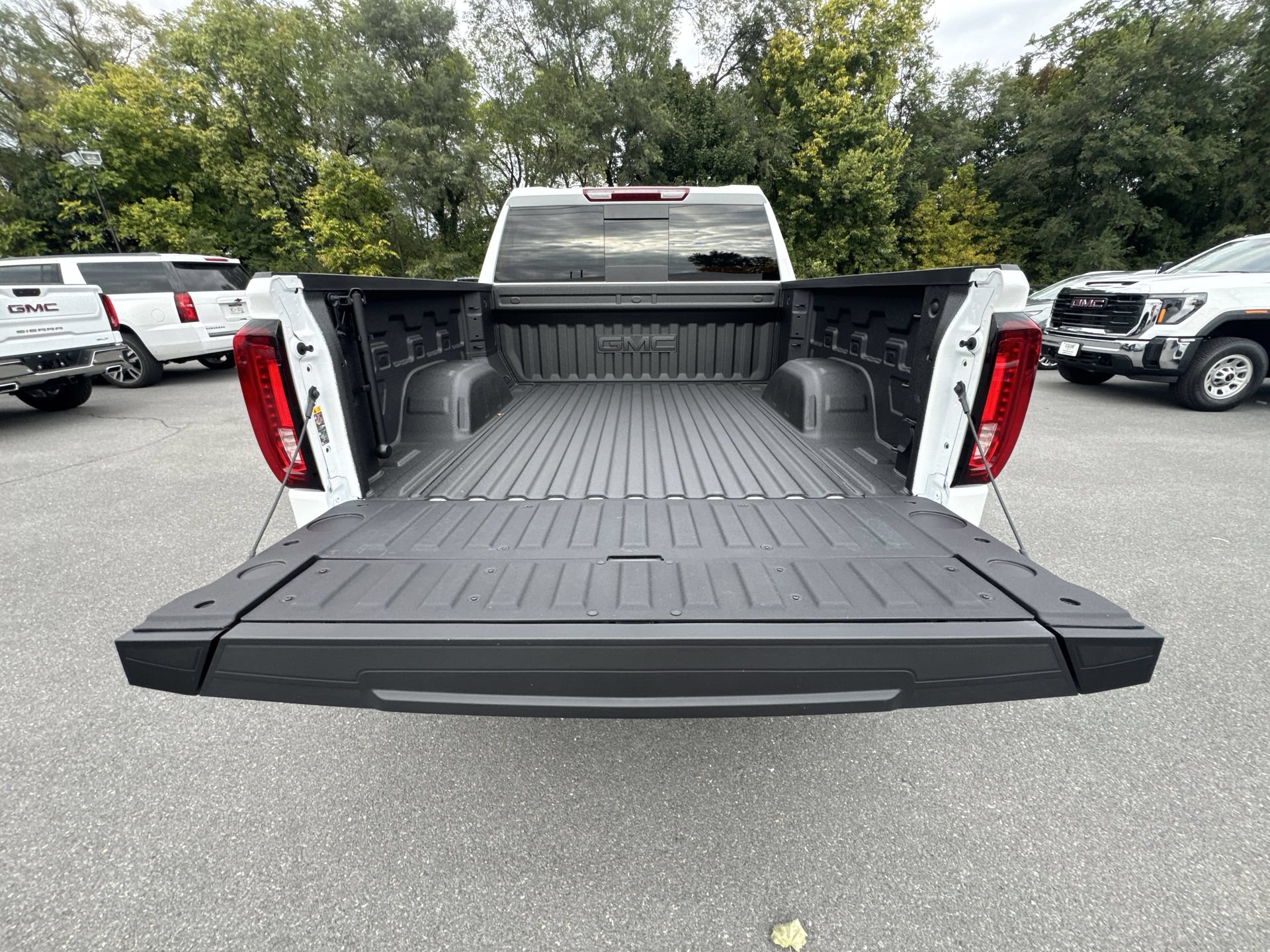 New 2026 GMC Sierra 1500 SLT w/ SLT Premium Plus Package AWD/4WD image 20
