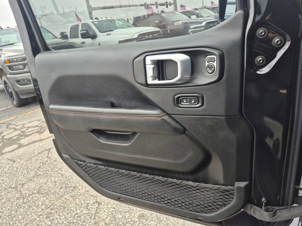 Used 2022 Jeep Gladiator Mojave w/ Cold Weather Group image 16