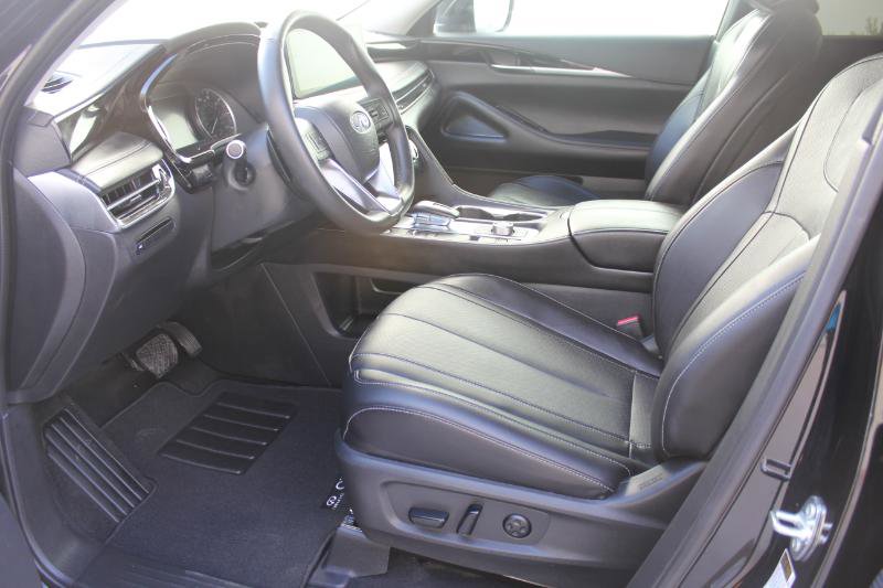 Used 2025 INFINITI QX60 Pure image 11