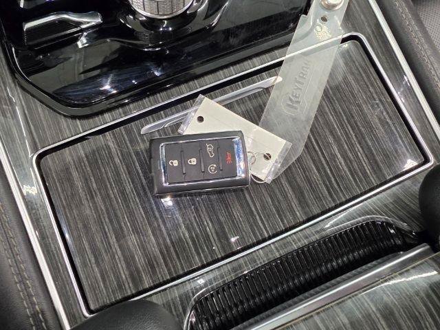 Used 2022 Jeep Wagoneer Series II w/ Premium Group I AWD/4WD image 34