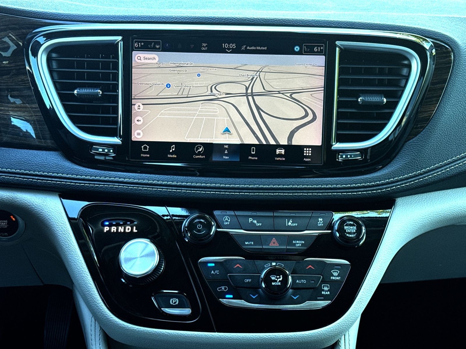 Used 2024 Chrysler Pacifica Limited FWD image 20