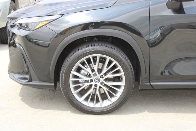 Certified 2025 Lexus NX 350h AWD w/ Accessory Package (Z2) image 4