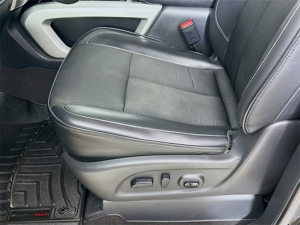Used 2017 Nissan Titan PRO-4X image 23