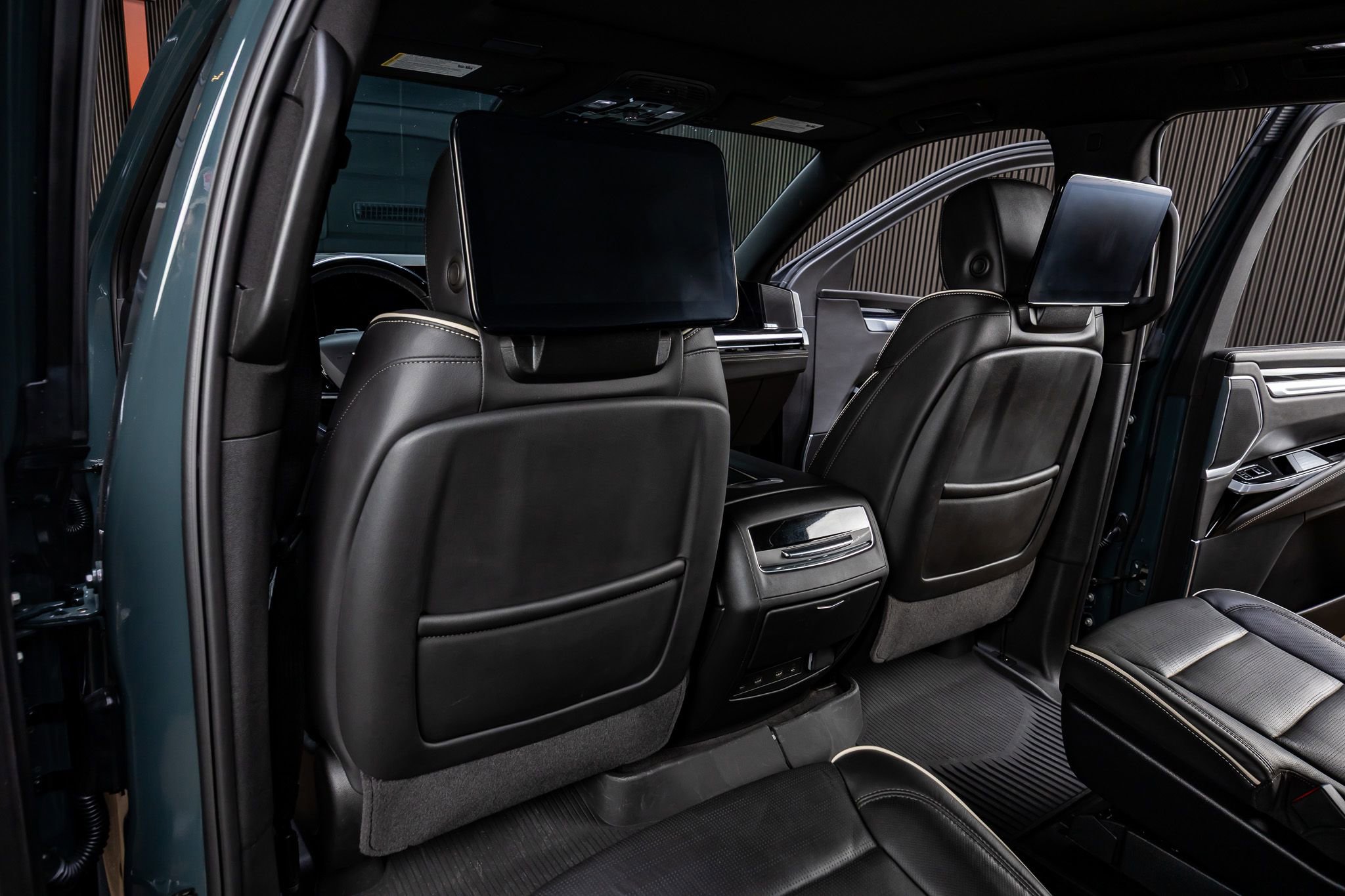 Used 2025 Cadillac Escalade Sport w/ Touring Package AWD/4WD image 34