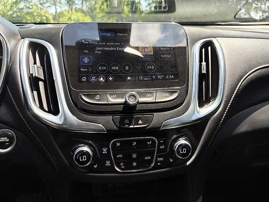 Used 2022 Chevrolet Equinox Premier AWD/4WD image 16