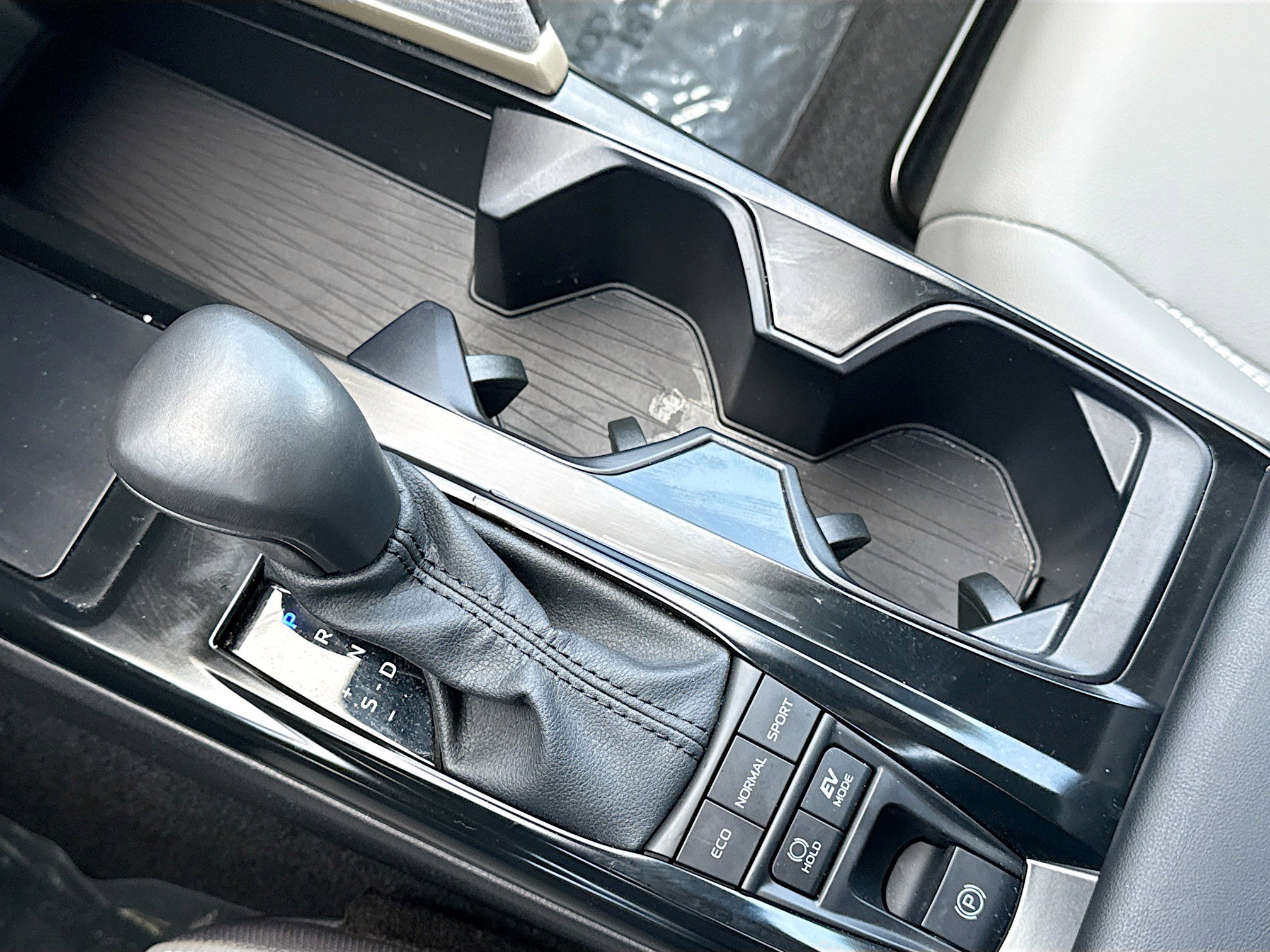 Used 2025 Toyota Camry SE image 26