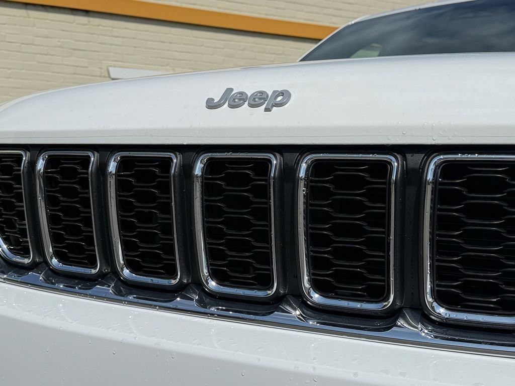 New 2026 Jeep Grand Cherokee Laredo AWD/4WD image 7