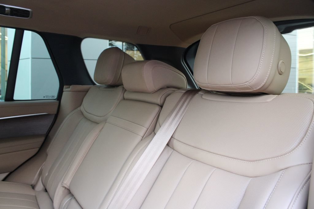 New 2027 Land Rover Range Rover SE AWD/4WD image 8