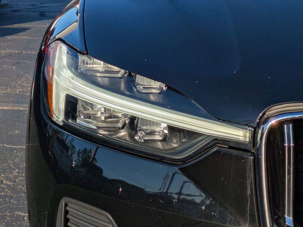 Used 2023 Volvo XC60 B5 Ultimate image 10