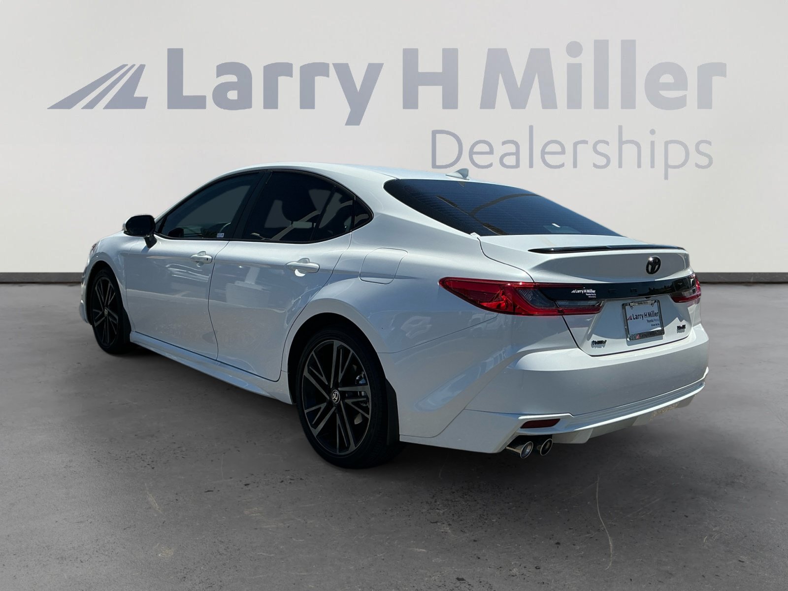Used 2026 Toyota Camry XSE FWD image 3