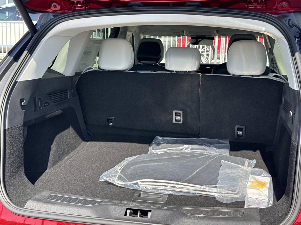 New 2026 Lincoln Nautilus Premier w/ Equipment Group 102A image 11